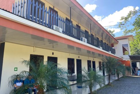 Hotel HOLIDAY Bar-Restaurante-Discoteca