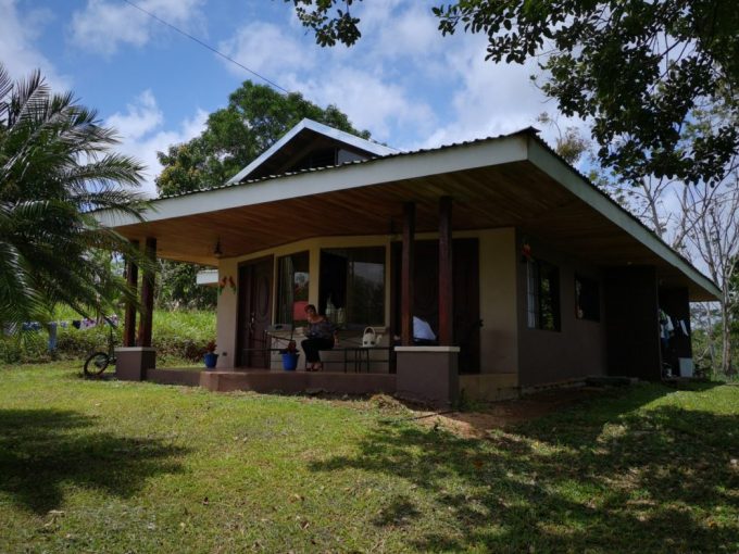 Preciosa casa de 3 DORM La Fortuna en magnífica propiedad