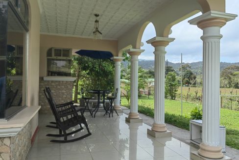 Casa 3 DORM Aguas Zarcas medio acre