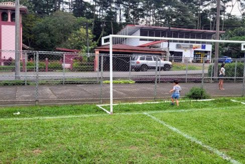 Oportunidad de Inversión: Local Comercial 230m² La Vieja de Florencia